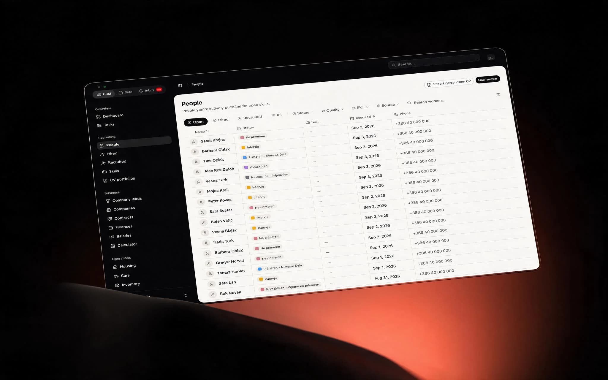 Sledenje prijavam v Recruitemy — lijak delavcev s filtri po statusu, kakovosti, veščini in viru